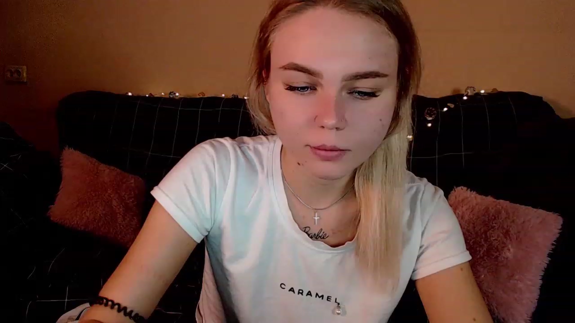 Gallery image thumbnail from CuteLilli_'s myfreecams stream on, 12/24/2022, 15:25 image 6 of 20