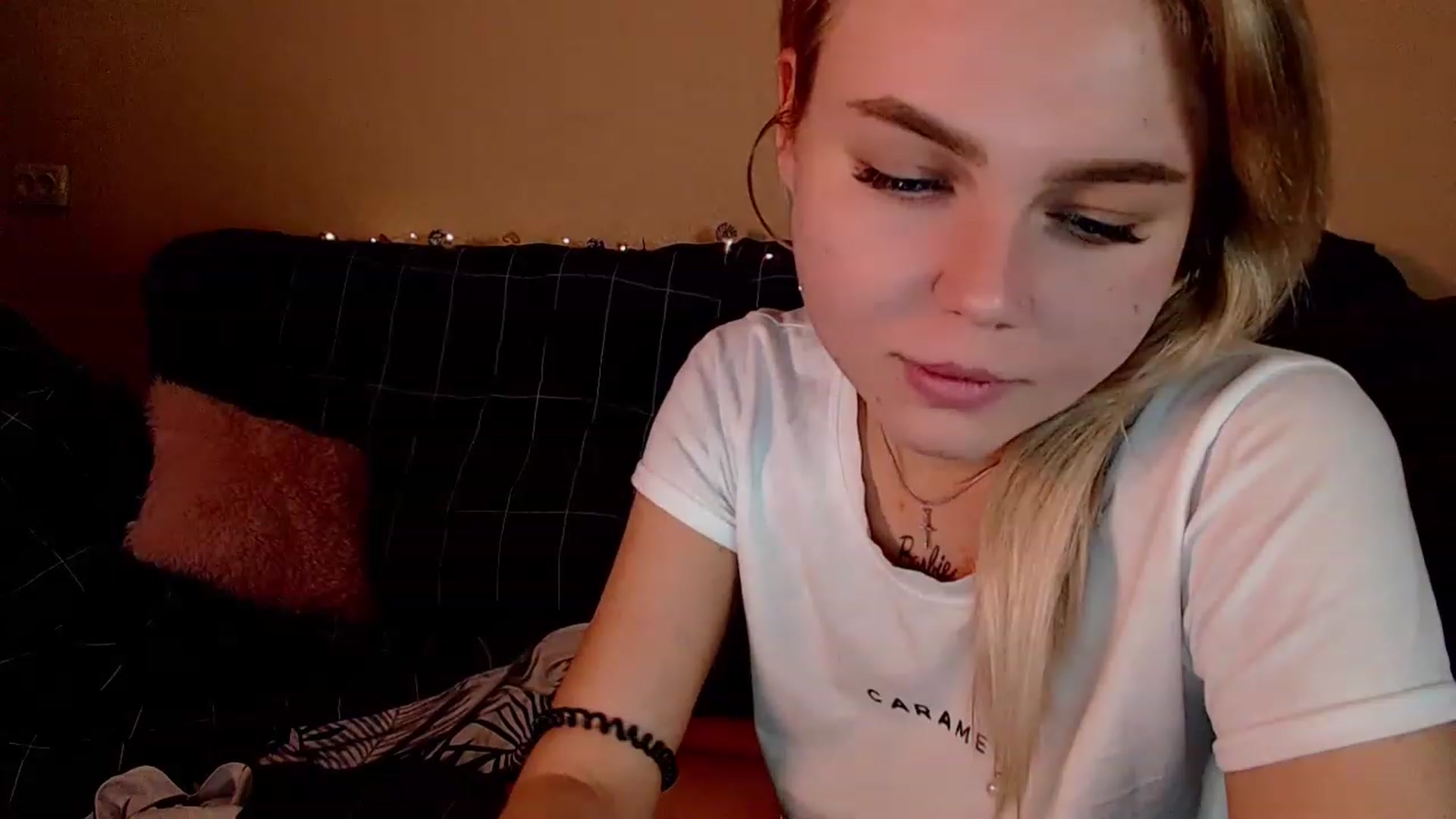 Gallery image thumbnail from CuteLilli_'s myfreecams stream on, 12/24/2022, 15:25 image 9 of 20