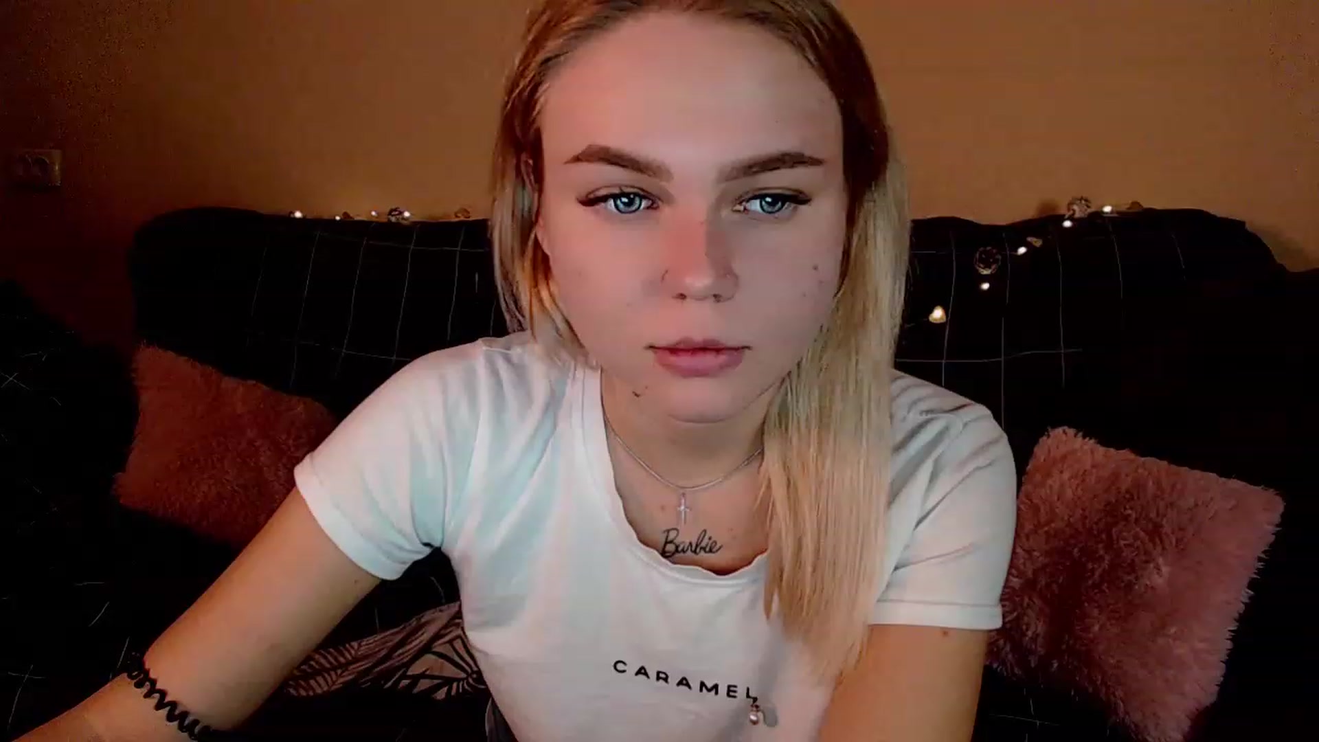 Gallery image thumbnail from CuteLilli_'s myfreecams stream on, 12/24/2022, 15:25 image 12 of 20
