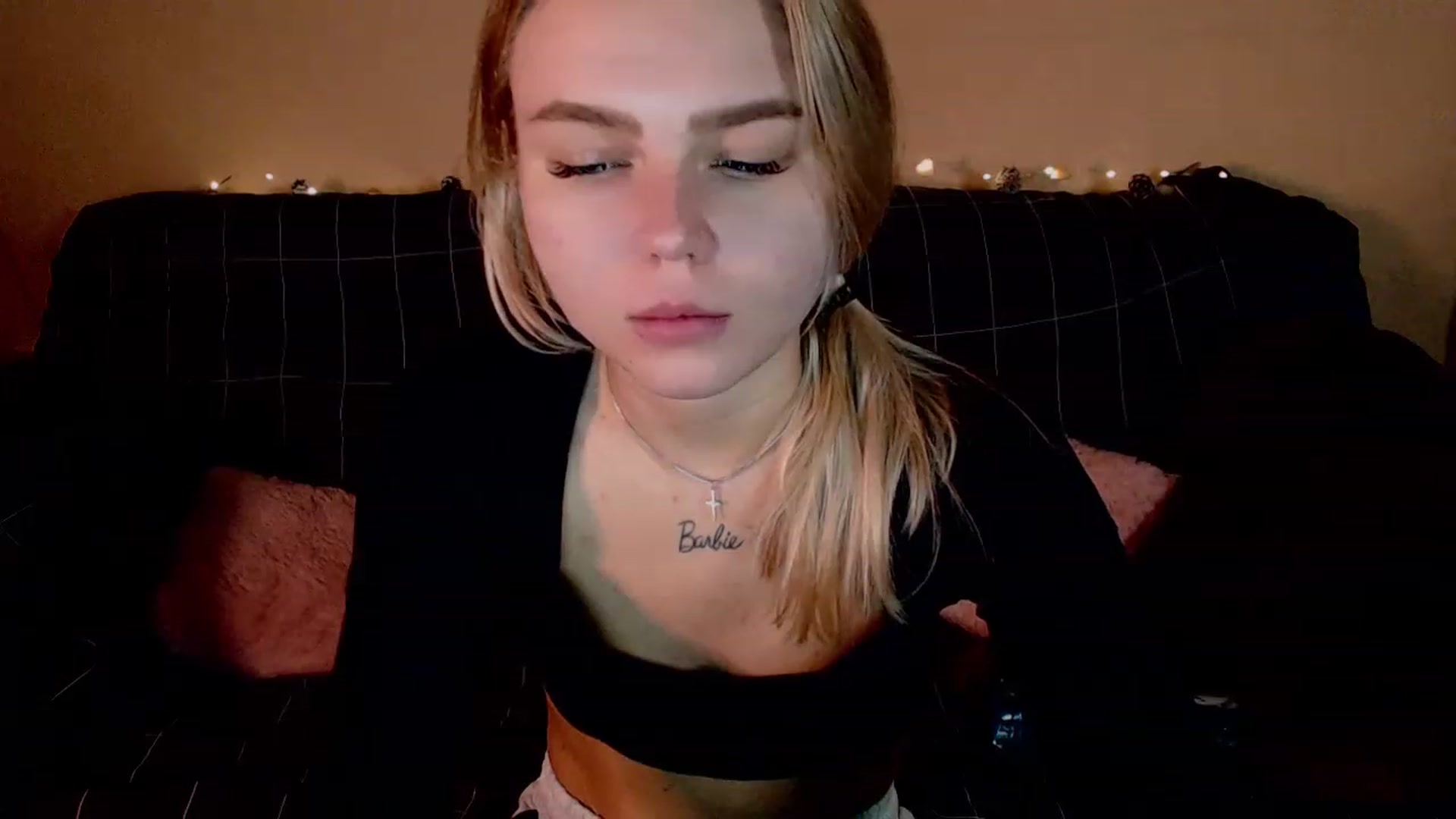 Gallery image thumbnail from CuteLilli_'s myfreecams stream on, 12/25/2022, 10:27 image 3 of 20