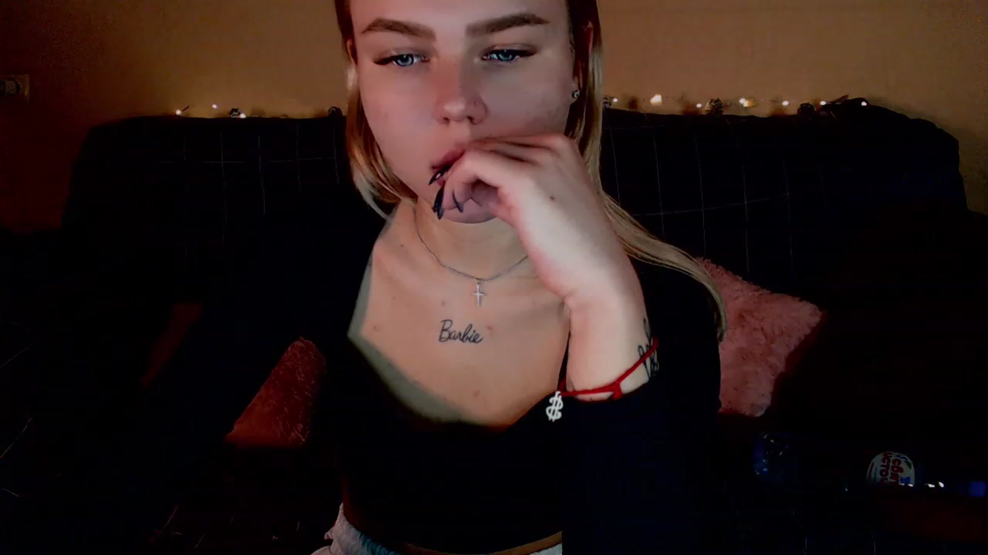 Gallery image thumbnail from CuteLilli_'s myfreecams stream on, 12/25/2022, 10:27 image 13 of 20