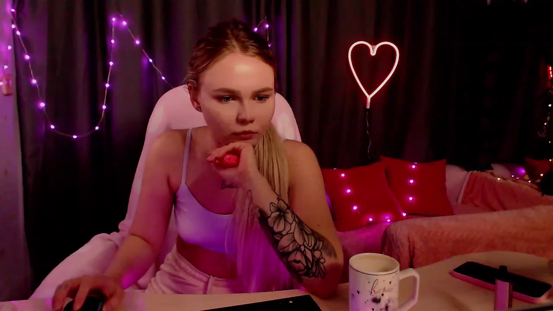 Gallery image thumbnail from CuteLilli_'s myfreecams stream on, 05/23/2023, 15:41 image 12 of 20