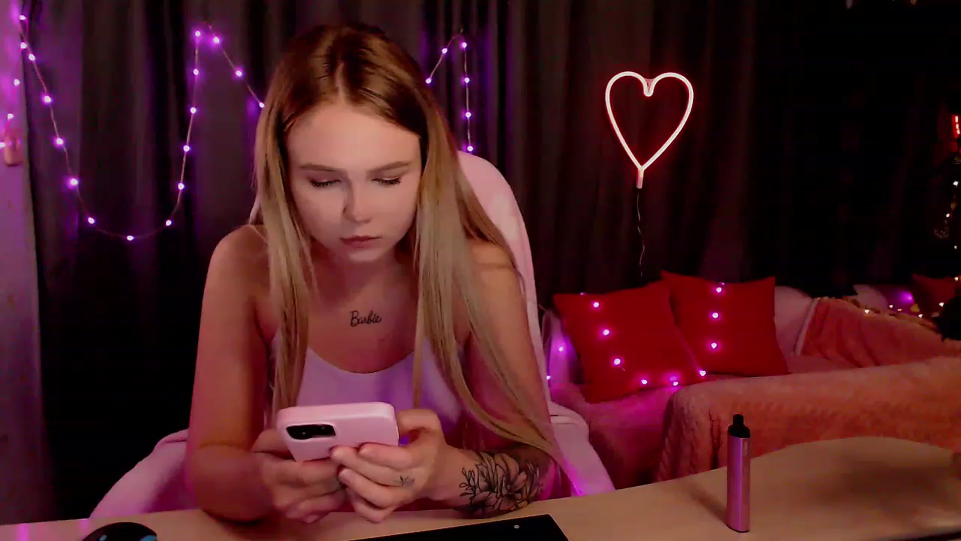 Gallery image thumbnail from CuteLilli_'s myfreecams stream on, 05/23/2023, 15:41 image 7 of 20