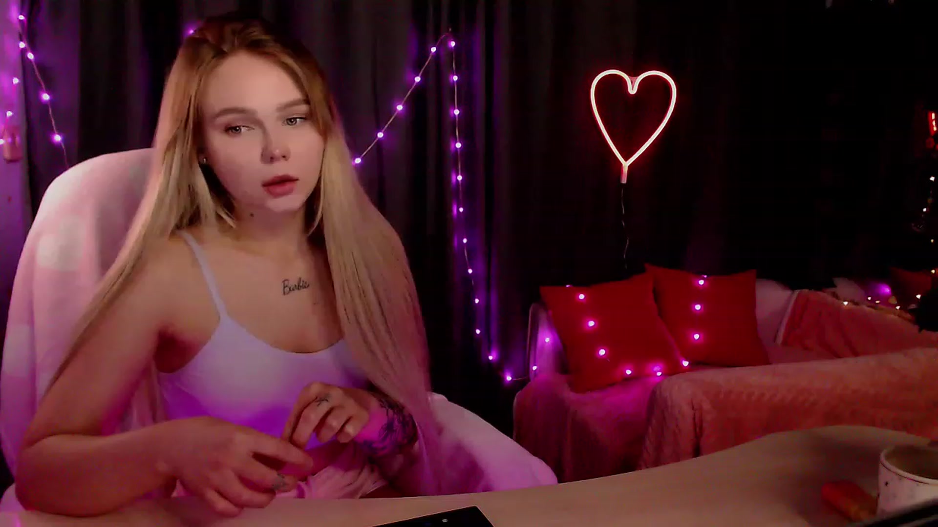 Gallery image thumbnail from CuteLilli_'s myfreecams stream on, 05/23/2023, 15:41 image 18 of 20