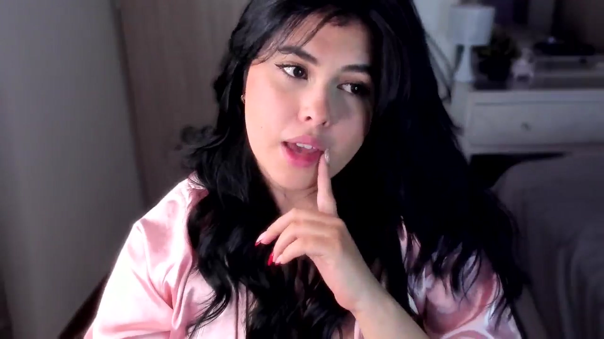 Gallery image thumbnail from CuteNanni's myfreecams stream on, 05/30/2025, 24:39 image 9 of 20