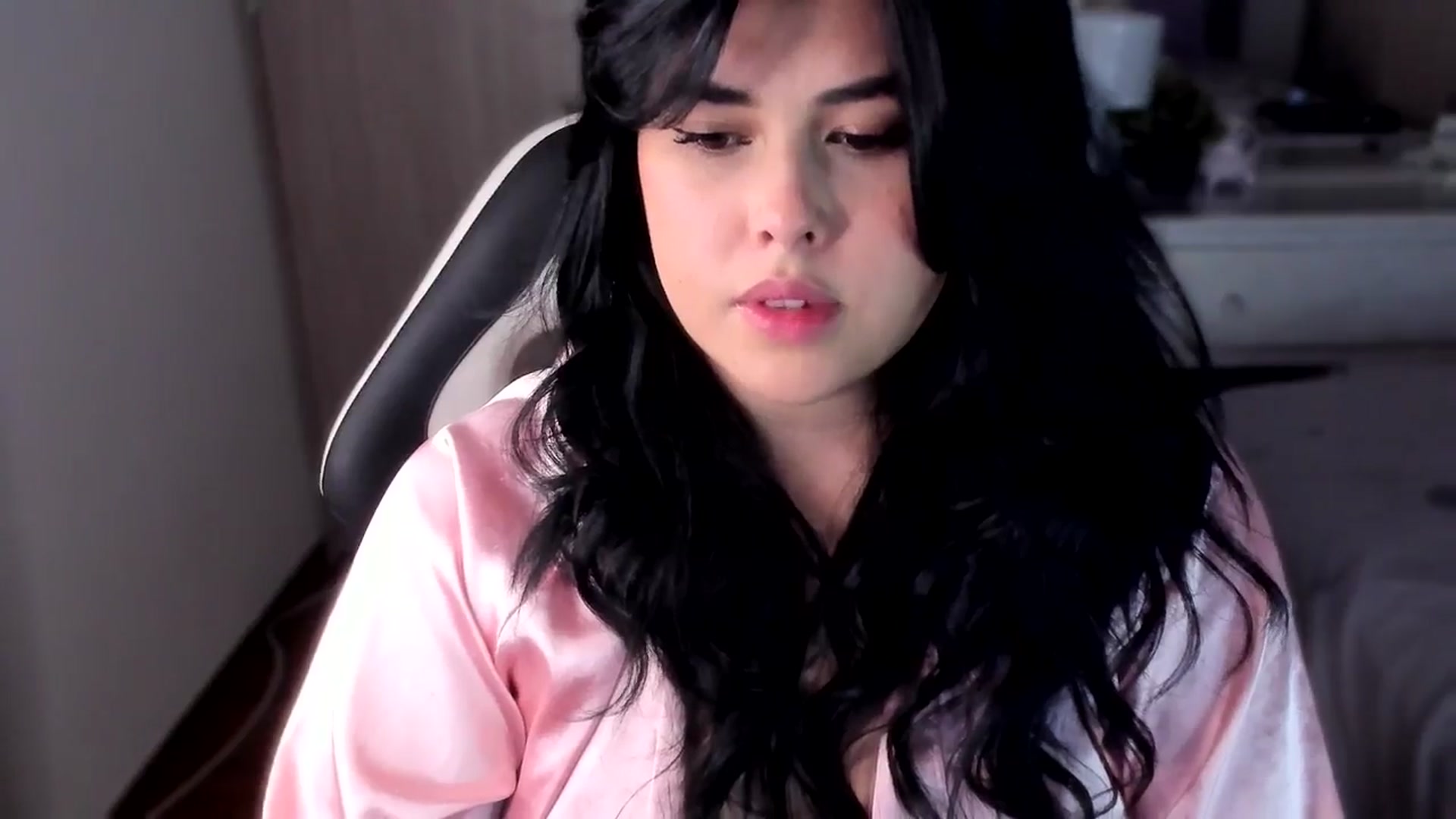 Gallery image thumbnail from CuteNanni's myfreecams stream on, 05/30/2025, 24:39 image 3 of 20