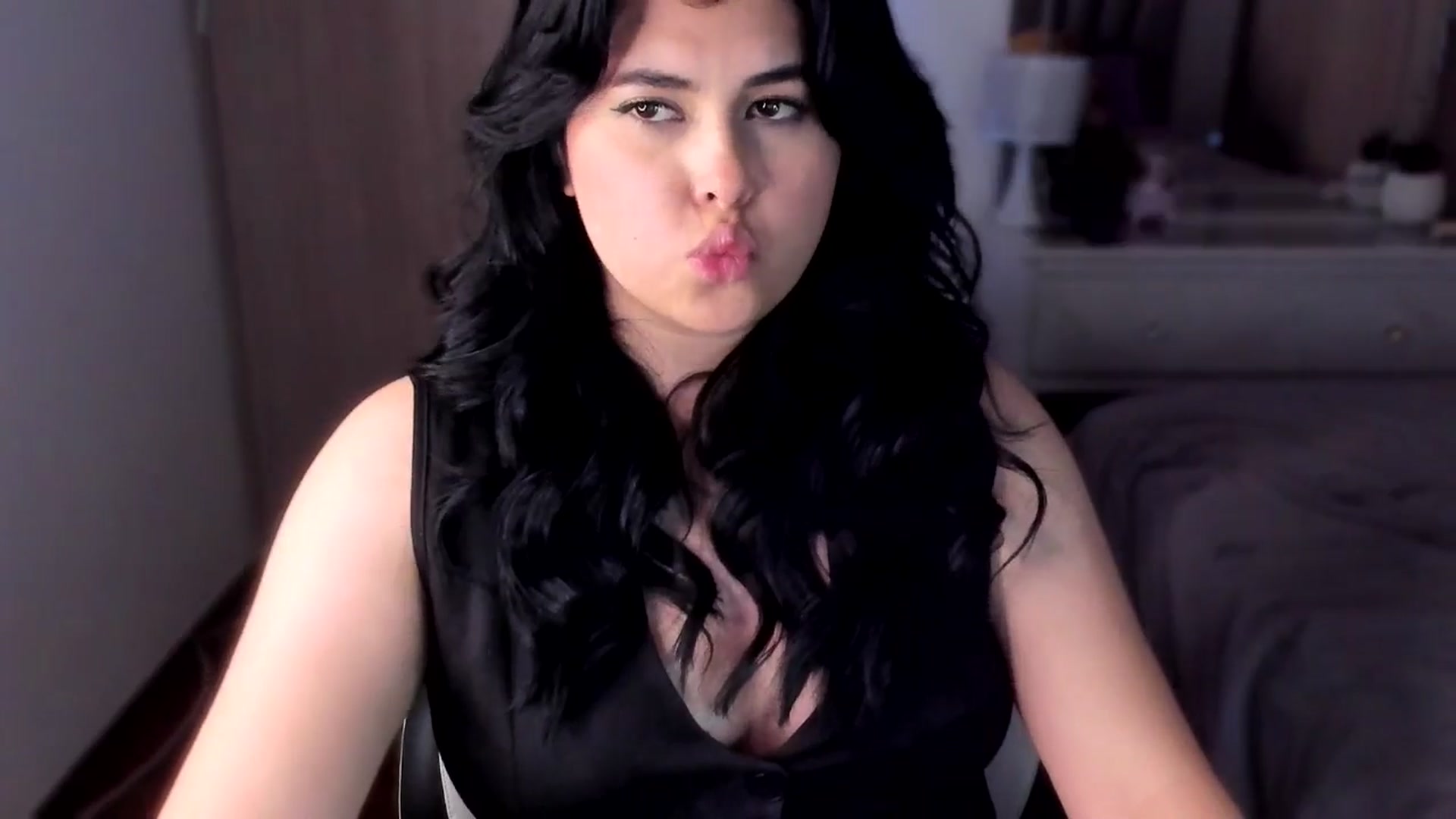 Gallery image thumbnail from CuteNanni's myfreecams stream on, 06/04/2025, 11:40 image 2 of 20