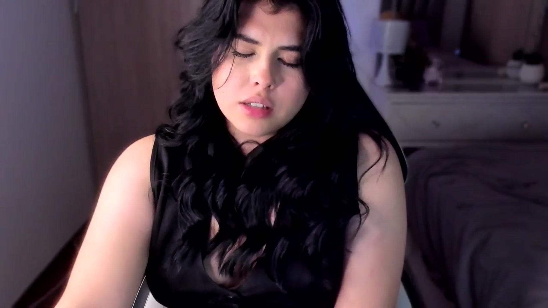 Gallery image thumbnail from CuteNanni's myfreecams stream on, 06/04/2025, 11:40 image 7 of 20