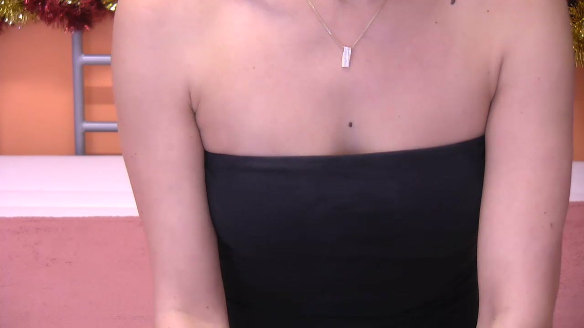 Gallery image thumbnail from CuteSisi's myfreecams stream on, 12/09/2022, 24:44 image 14 of 20