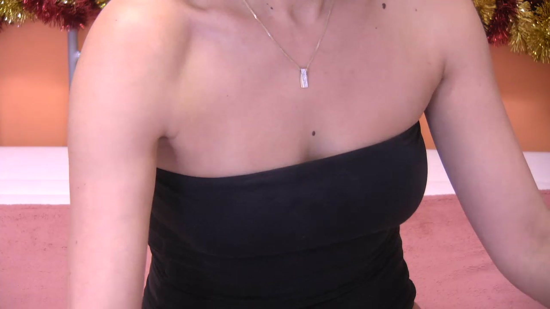 Gallery image thumbnail from CuteSisi's myfreecams stream on, 12/09/2022, 24:44 image 16 of 20