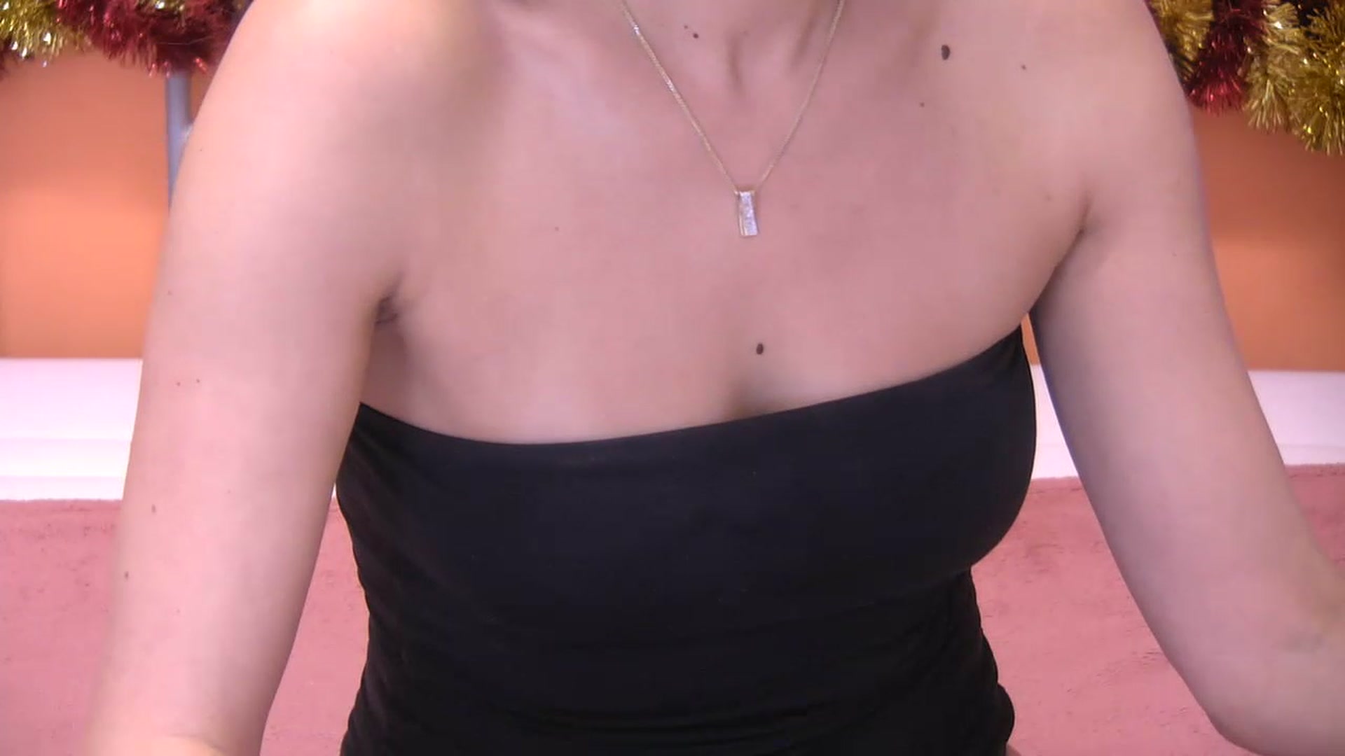 Gallery image thumbnail from CuteSisi's myfreecams stream on, 12/09/2022, 24:44 image 18 of 20