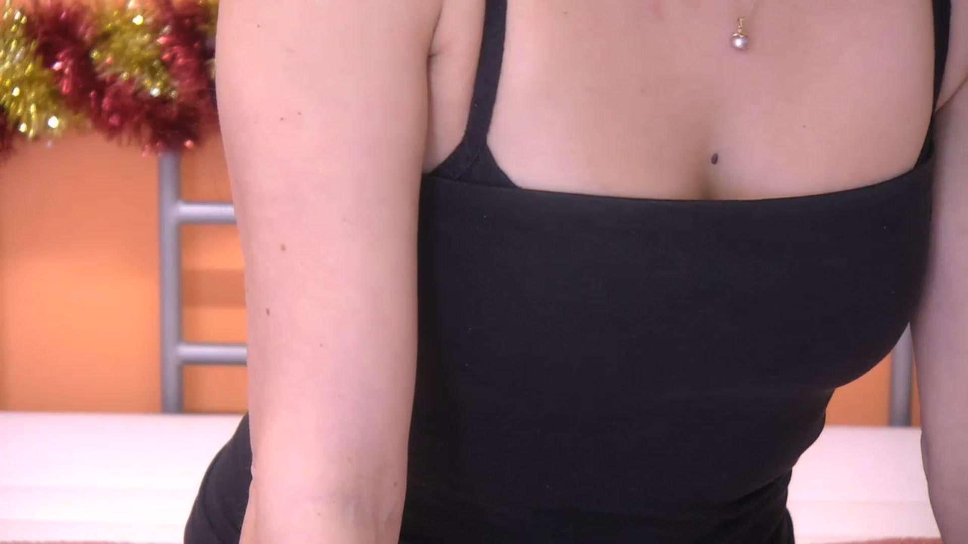 Gallery image thumbnail from CuteSisi's myfreecams stream on, 01/07/2023, 22:08 image 17 of 20