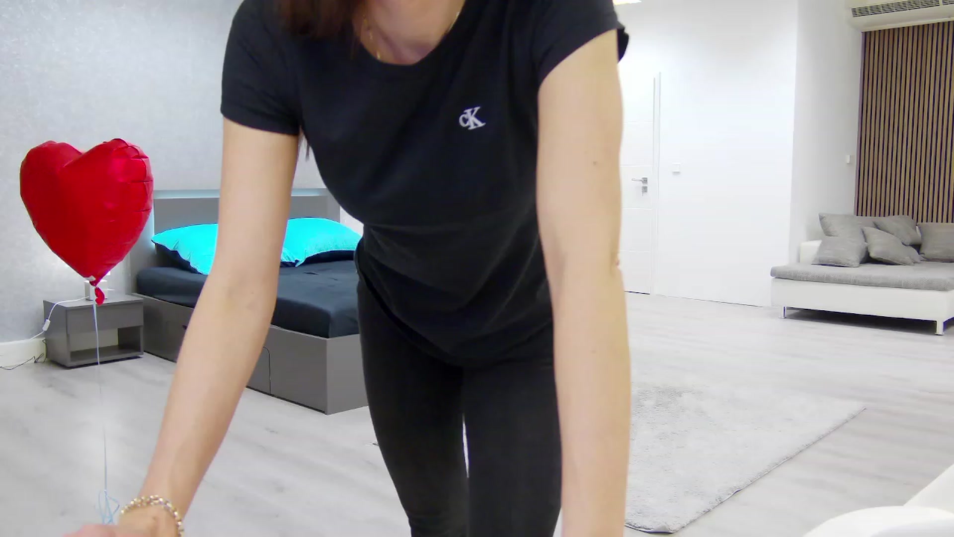 Gallery image thumbnail from CuteSisi's myfreecams stream on, 03/03/2024, 21:05 image 15 of 20