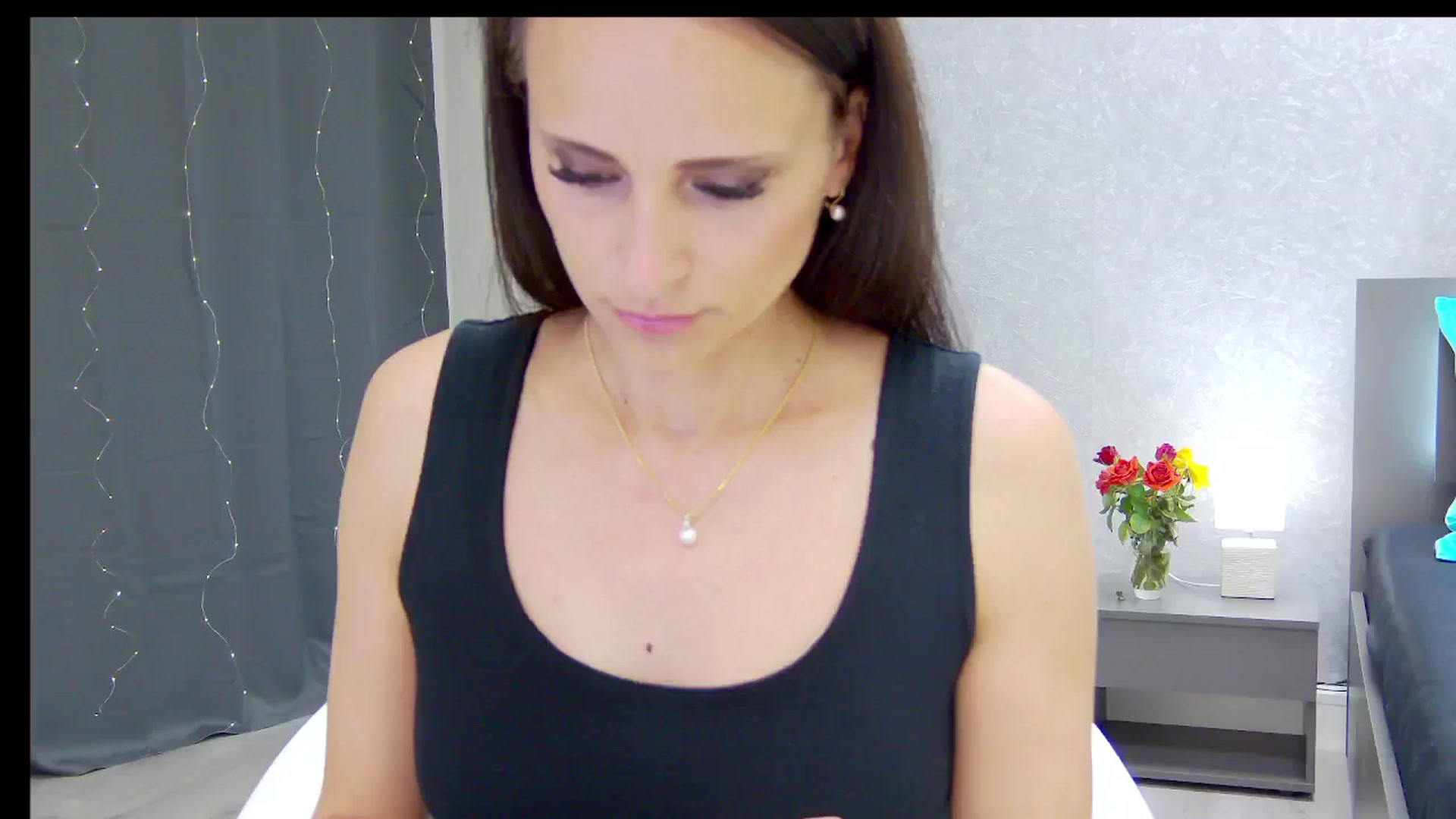Gallery image thumbnail from CuteSisi's myfreecams stream on, 05/03/2024, 24:03 image 6 of 20