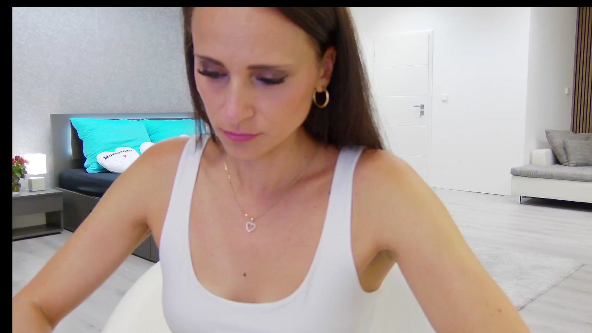 Gallery image thumbnail from CuteSisi's myfreecams stream on, 05/05/2024, 21:53 image 6 of 20