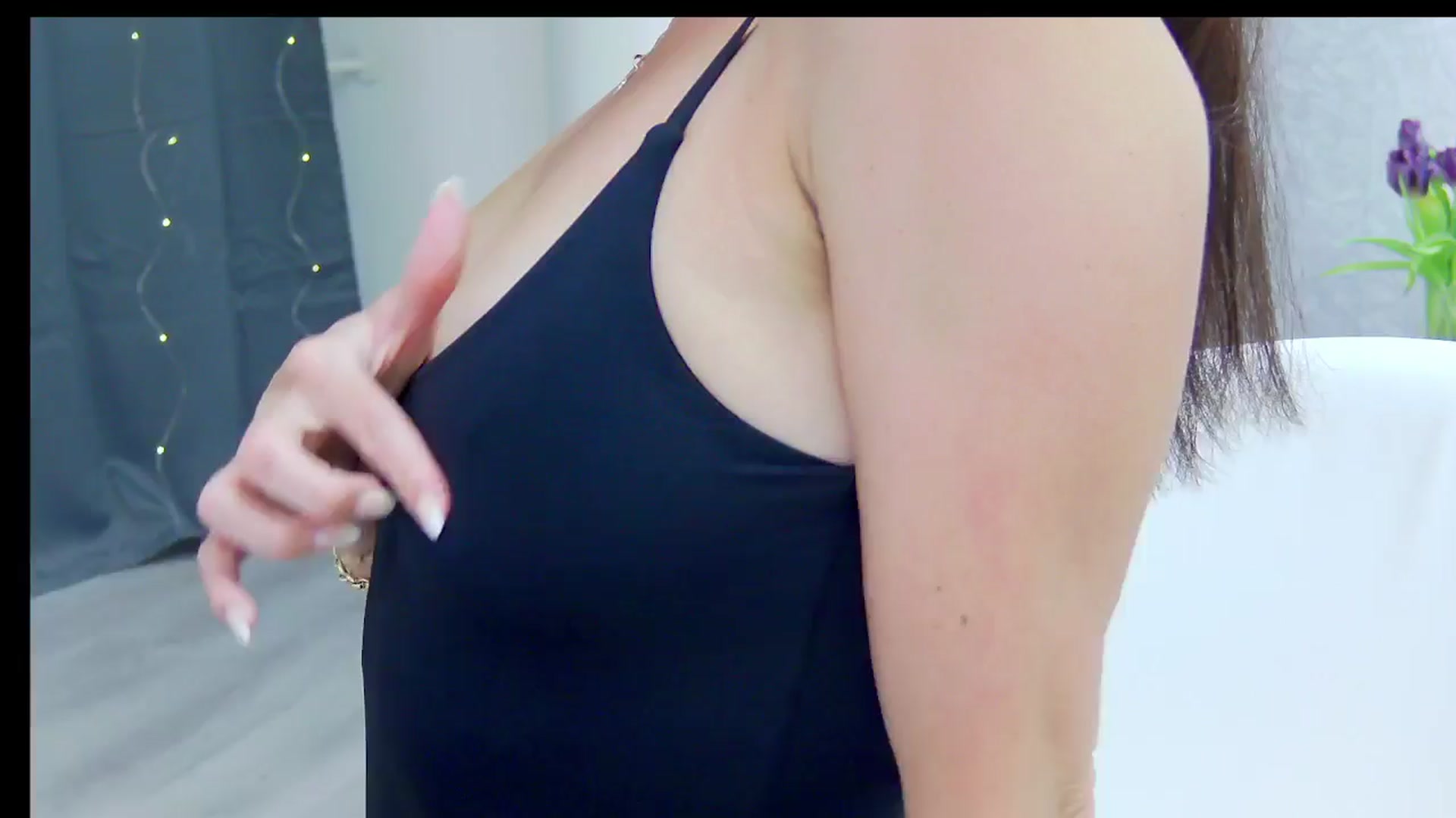Gallery image thumbnail from CuteSisi's myfreecams stream on, 05/15/2024, 23:04 image 5 of 20