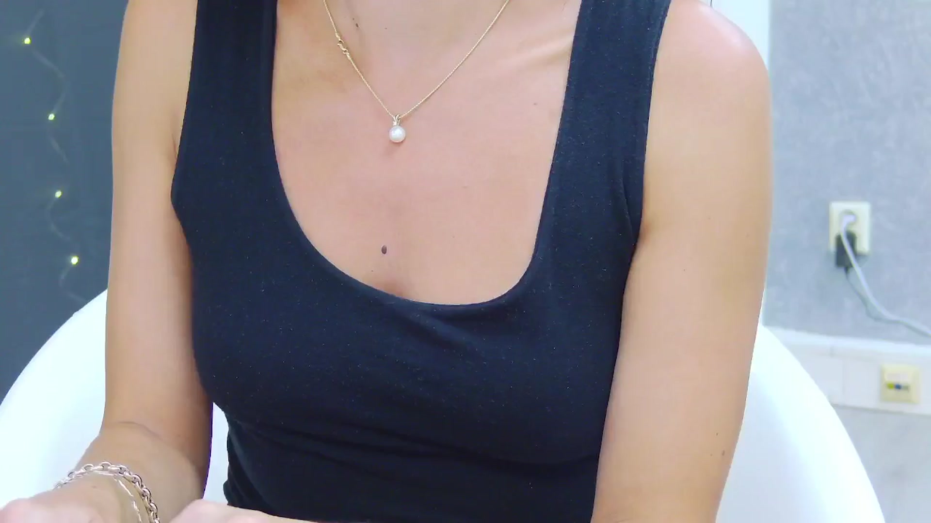 Gallery image thumbnail from CuteSisi's myfreecams stream on, 07/07/2024, 22:35 image 8 of 20