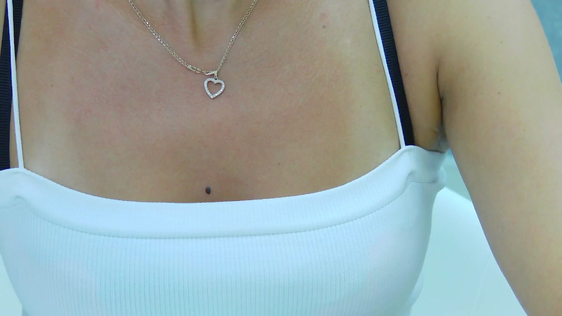 Gallery image thumbnail from CuteSisi's myfreecams stream on, 08/22/2024, 24:21 image 17 of 20