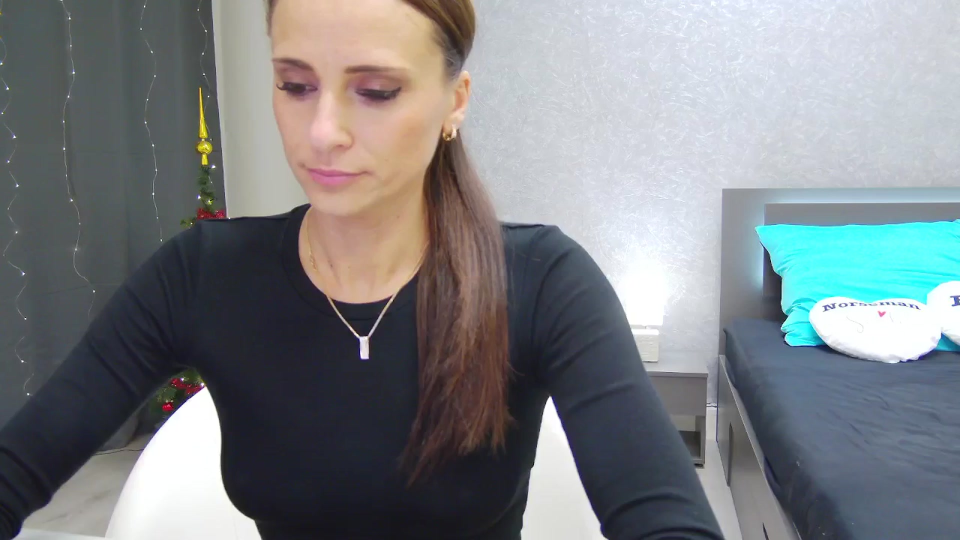 Gallery image thumbnail from CuteSisi's myfreecams stream on, 12/14/2024, 01:23 image 8 of 20