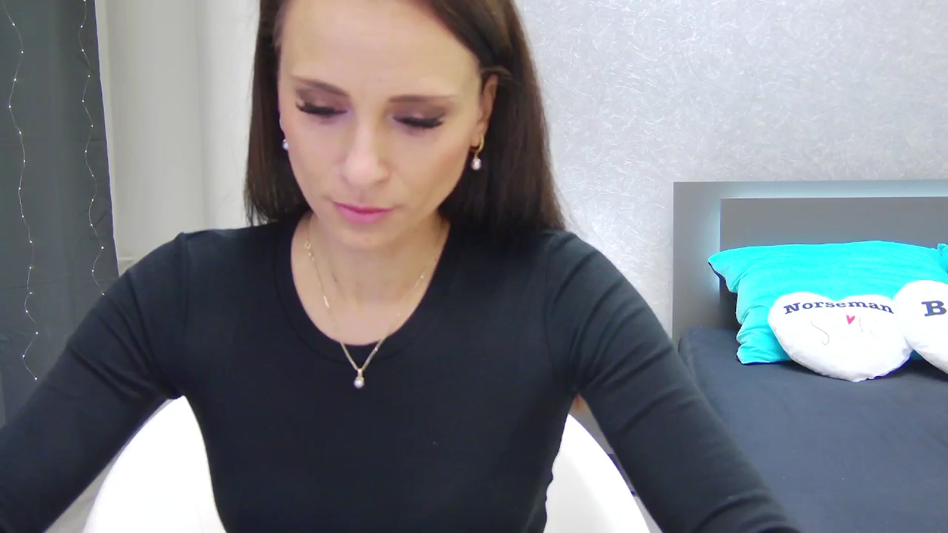 Gallery image thumbnail from CuteSisi's myfreecams stream on, 03/01/2025, 23:13 image 14 of 20