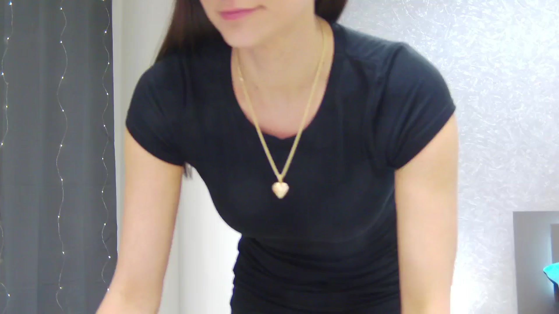 Gallery image thumbnail from CuteSisi's myfreecams stream on, 03/05/2025, 24:41 image 18 of 20