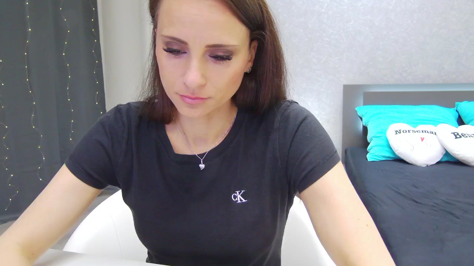 Gallery image thumbnail from CuteSisi's myfreecams stream on, 03/26/2025, 22:35 image 3 of 20