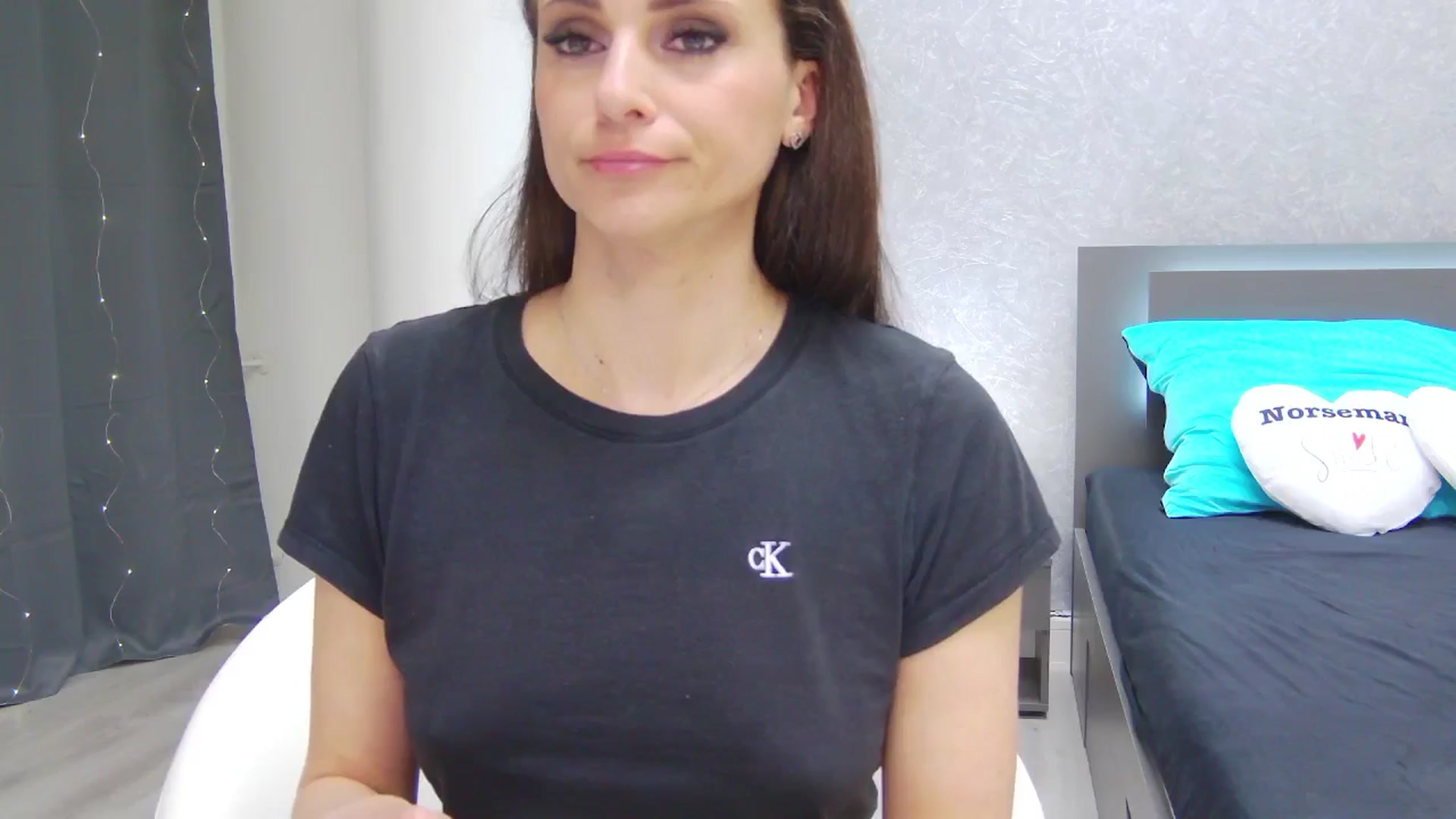Gallery image thumbnail from CuteSisi's myfreecams stream on, 03/27/2025, 24:00 image 16 of 20