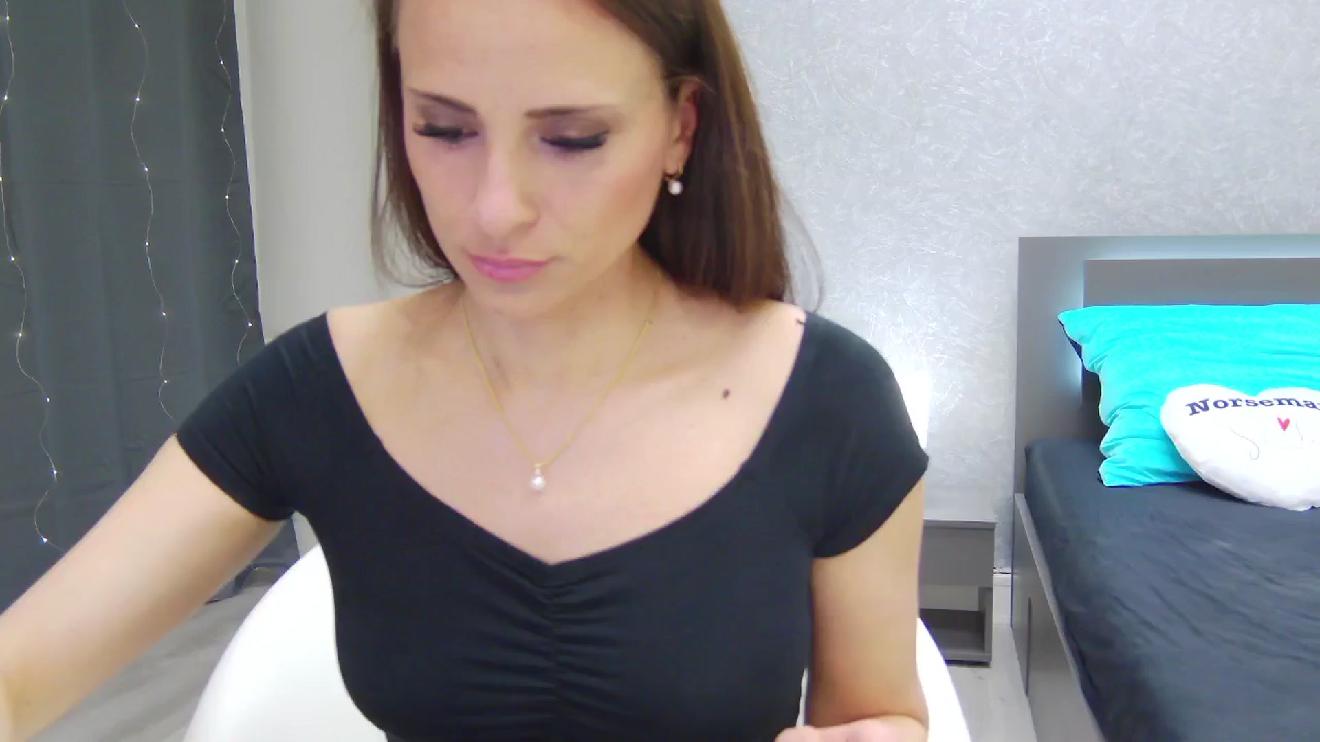 Gallery image thumbnail from CuteSisi's myfreecams stream on, 04/13/2025, 21:24 image 14 of 20