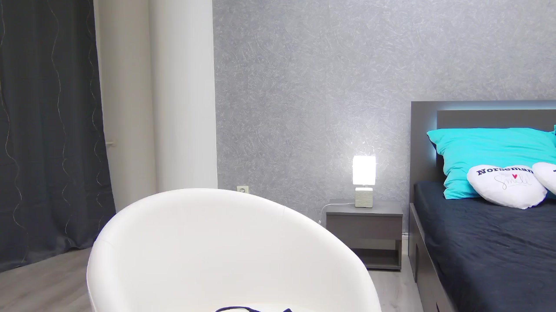 Gallery image thumbnail from CuteSisi's myfreecams stream on, 04/25/2025, 24:40 image 18 of 20