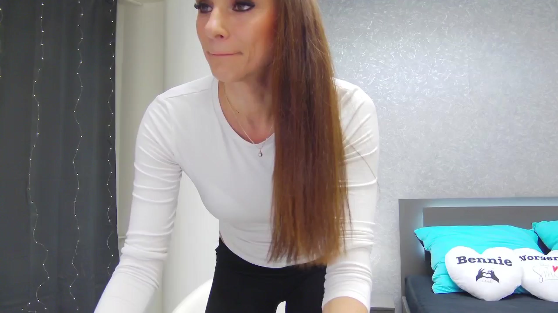 Gallery image thumbnail from CuteSisi's myfreecams stream on, 05/20/2025, 21:52 image 3 of 20