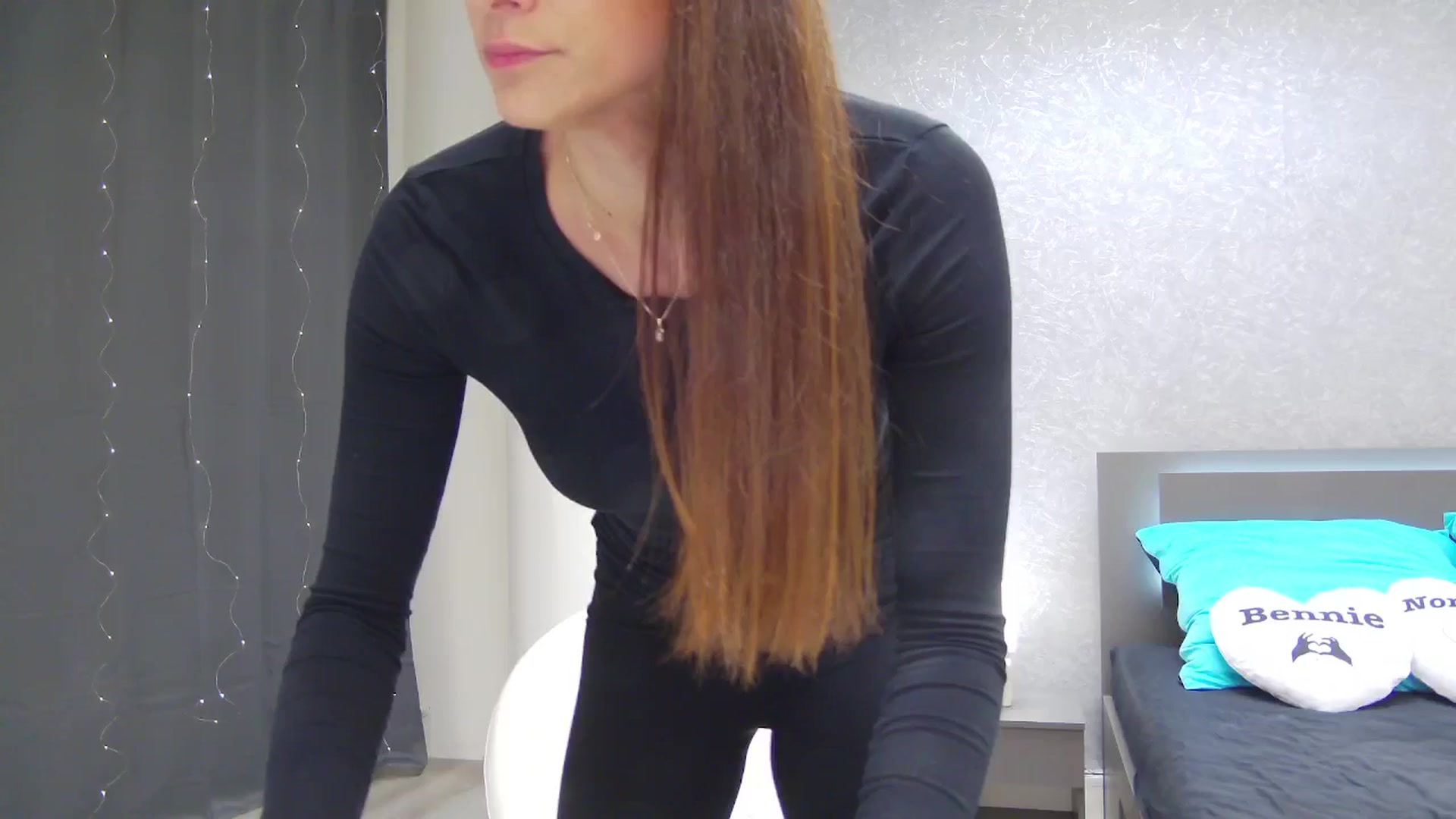Gallery image thumbnail from CuteSisi's myfreecams stream on, 05/26/2025, 21:22 image 4 of 20