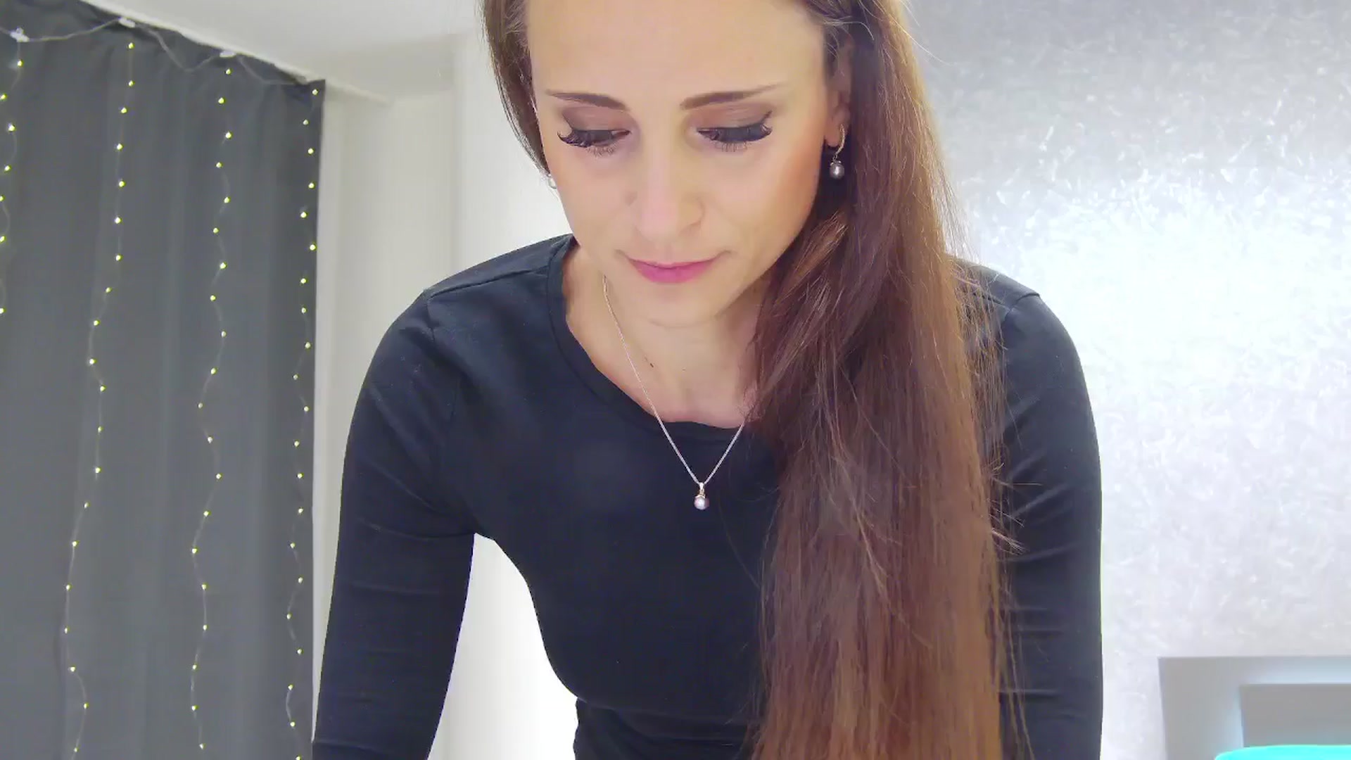 Gallery image thumbnail from CuteSisi's myfreecams stream on, 05/26/2025, 22:25 image 1 of 20