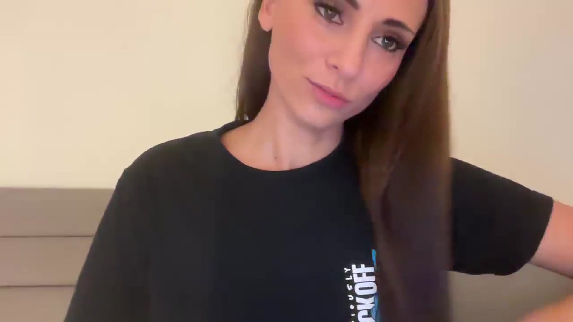 Gallery image thumbnail from CuteSisi's myfreecams stream on, 10/05/2025, 23:18 image 11 of 20