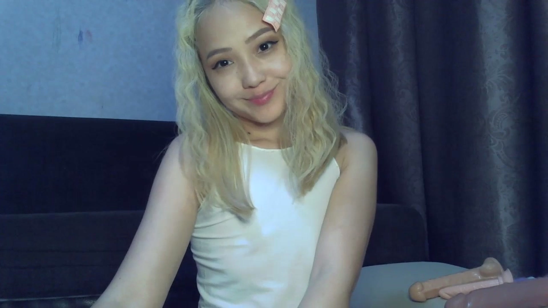 Gallery image thumbnail from CuteSmile_69's myfreecams stream on, 07/06/2023, 14:39 image 9 of 20