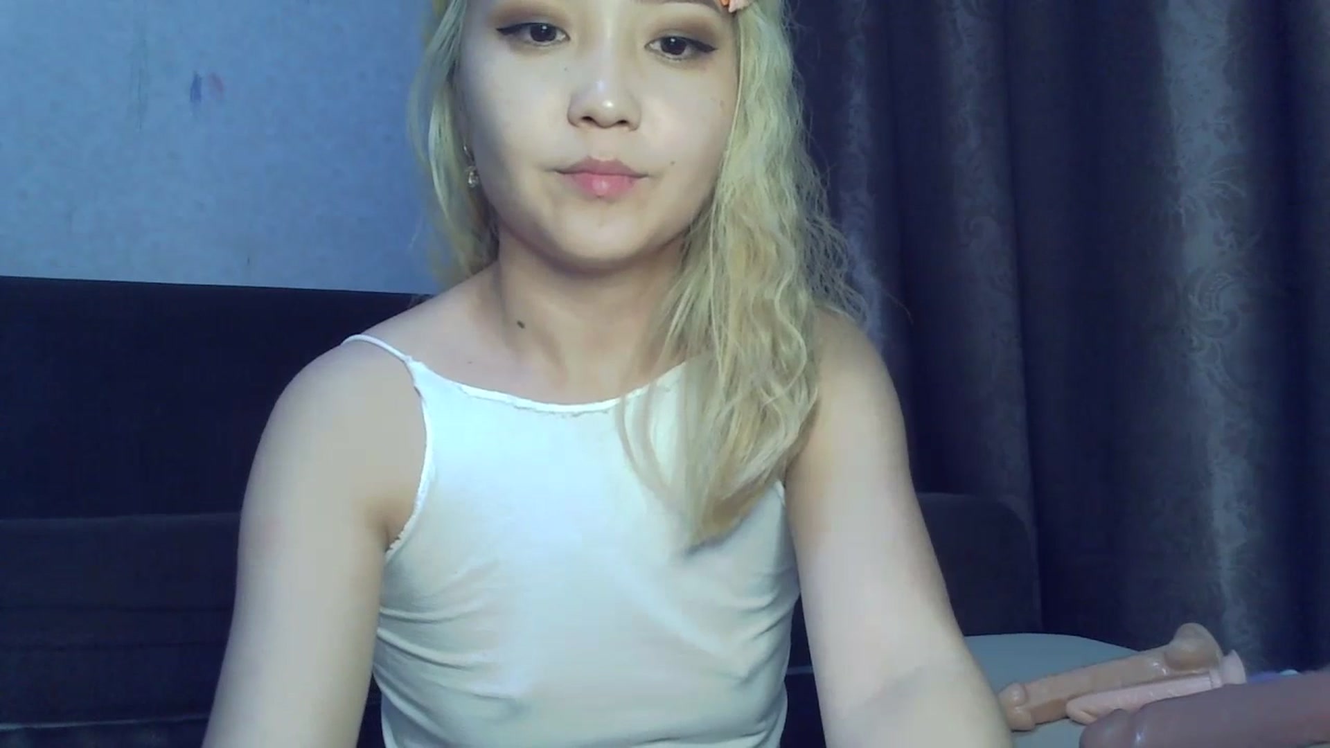 Gallery image thumbnail from CuteSmile_69's myfreecams stream on, 07/06/2023, 14:39 image 7 of 20