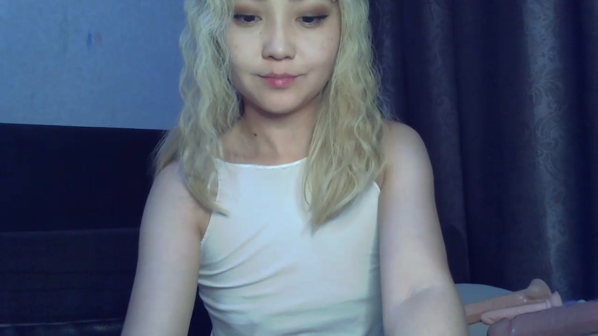 Gallery image thumbnail from CuteSmile_69's myfreecams stream on, 07/06/2023, 14:39 image 4 of 20