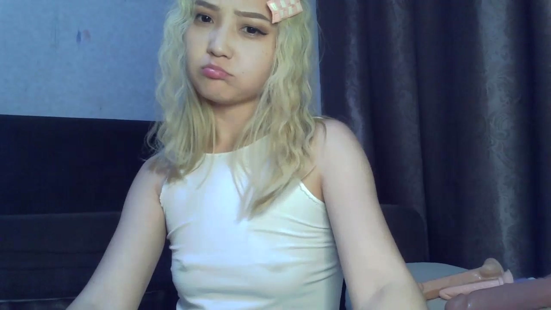 Gallery image thumbnail from CuteSmile_69's myfreecams stream on, 07/06/2023, 14:39 image 14 of 20