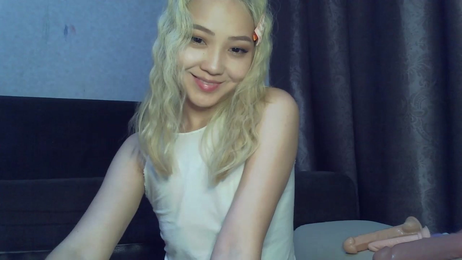 Gallery image thumbnail from CuteSmile_69's myfreecams stream on, 07/06/2023, 14:39 image 11 of 20