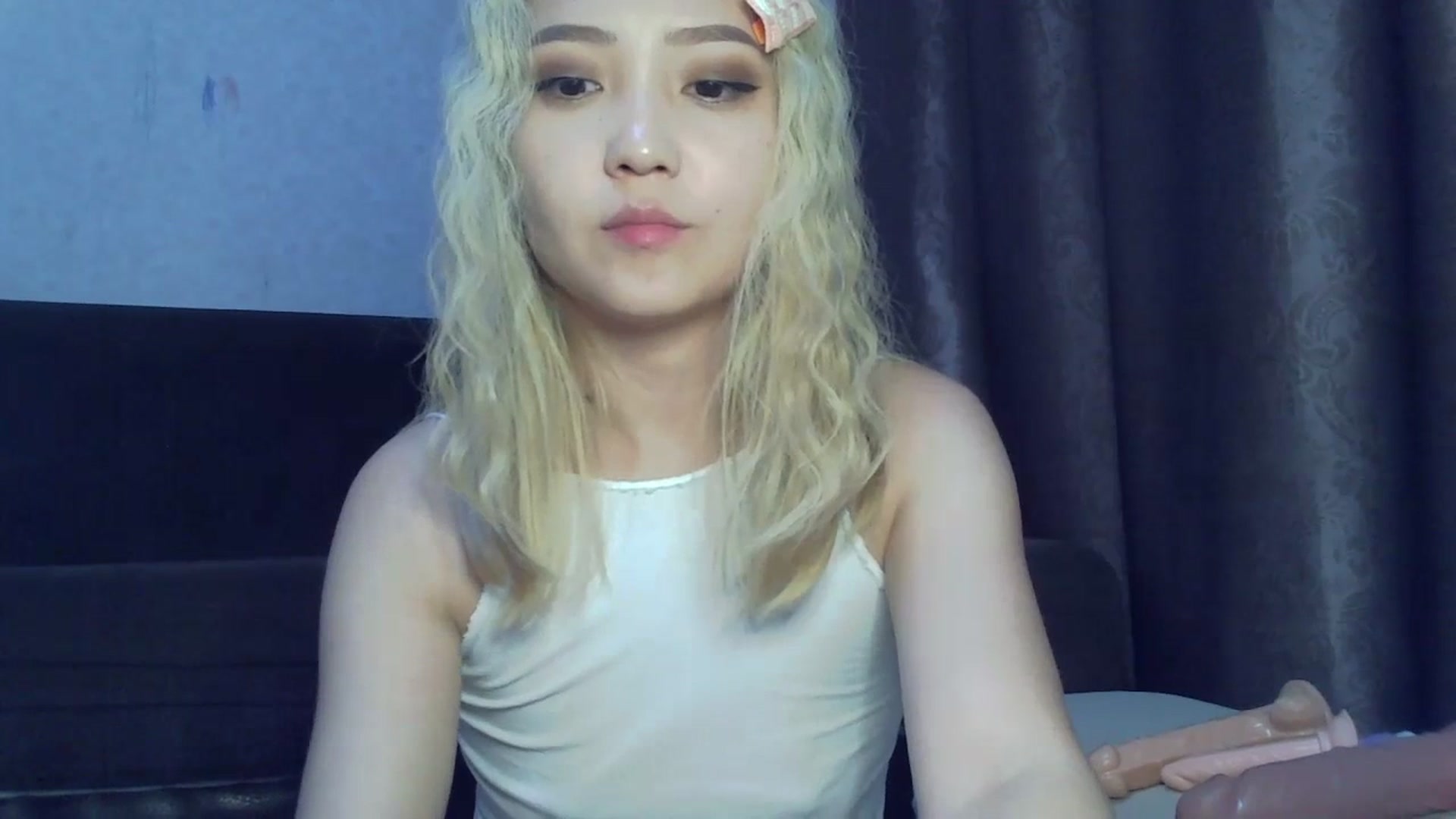 Gallery image thumbnail from CuteSmile_69's myfreecams stream on, 07/06/2023, 14:39 image 18 of 20