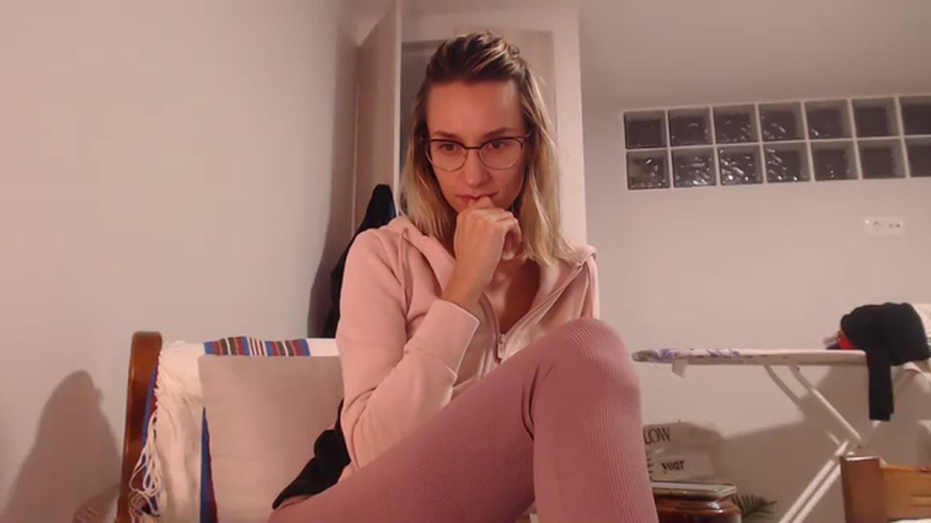 Gallery image thumbnail from CuteSophs's myfreecams stream on, 11/23/2022, 20:56 image 1 of 20