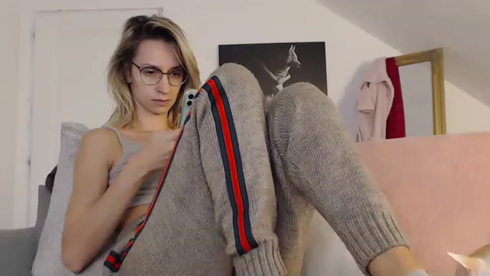 Gallery image thumbnail from CuteSophs's myfreecams stream on, 12/08/2022, 12:59 image 5 of 20