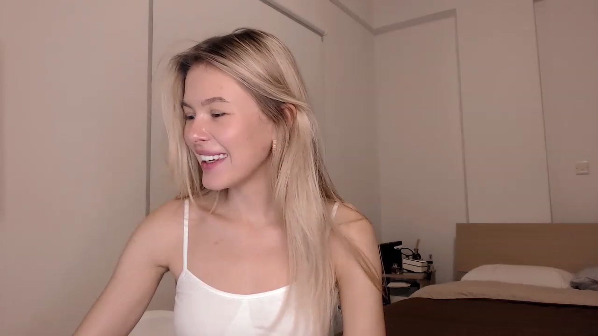 Gallery image thumbnail from Cute_BB's myfreecams stream on, 01/09/2023, 20:39 image 4 of 20