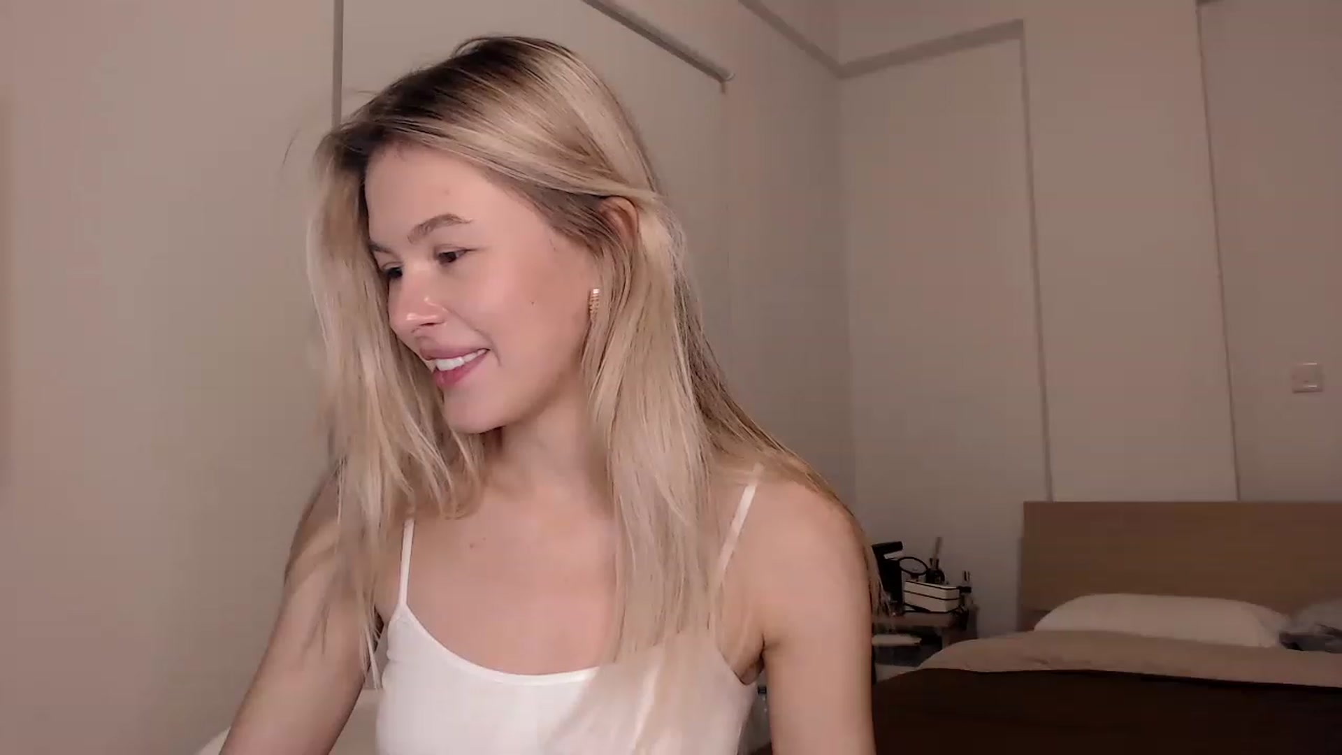 Gallery image thumbnail from Cute_BB's myfreecams stream on, 01/09/2023, 20:39 image 2 of 20