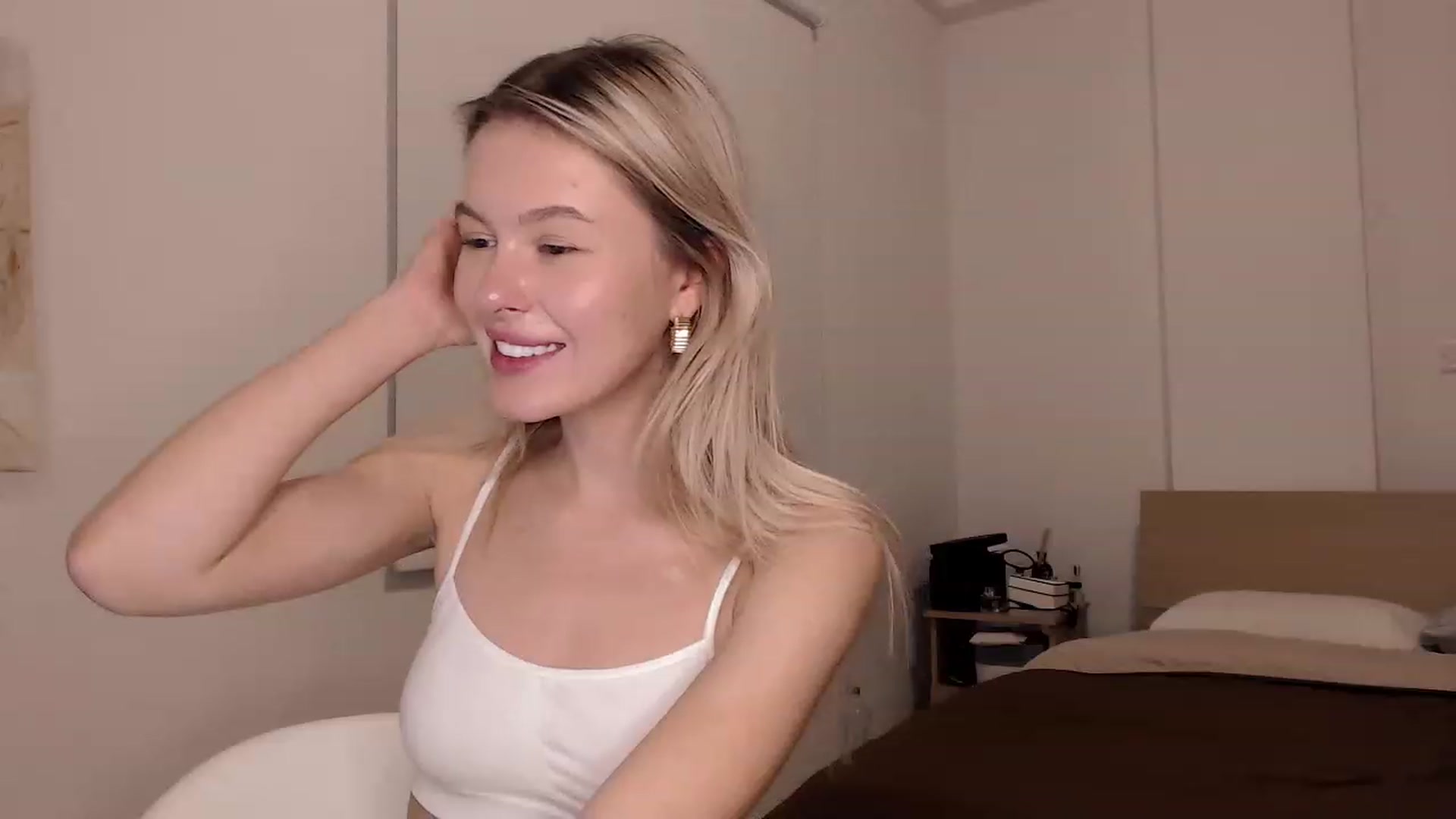 Gallery image thumbnail from Cute_BB's myfreecams stream on, 01/09/2023, 20:39 image 17 of 20