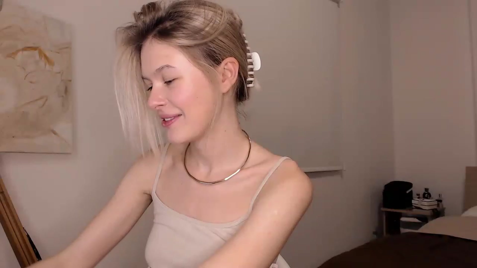 Gallery image thumbnail from Cute_BB's myfreecams stream on, 01/12/2023, 21:16 image 1 of 20