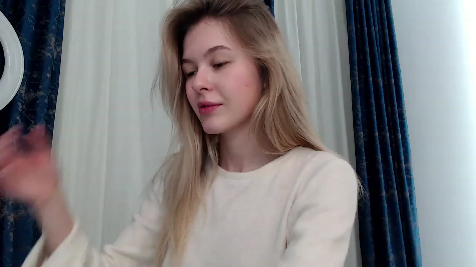 Gallery image thumbnail from Cute_BB's myfreecams stream on, 04/07/2023, 20:56 image 16 of 20