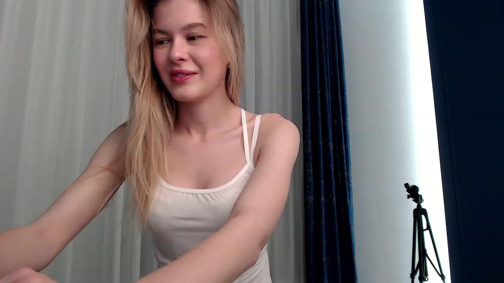 Gallery image thumbnail from Cute_BB's myfreecams stream on, 05/18/2023, 20:50 image 14 of 20