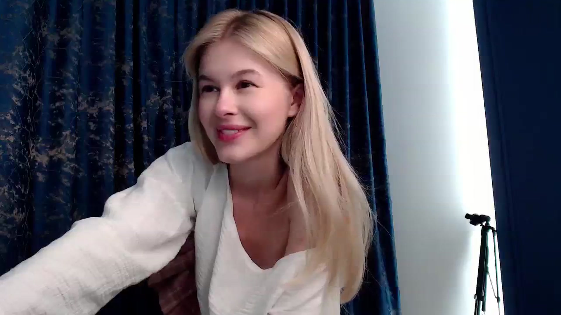 Gallery image thumbnail from Cute_BB's myfreecams stream on, 08/10/2023, 20:59 image 6 of 20