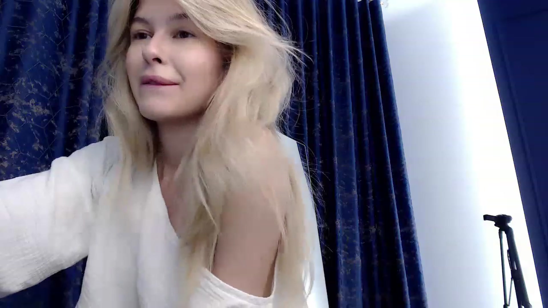 Gallery image thumbnail from Cute_BB's myfreecams stream on, 08/22/2023, 20:45 image 18 of 20