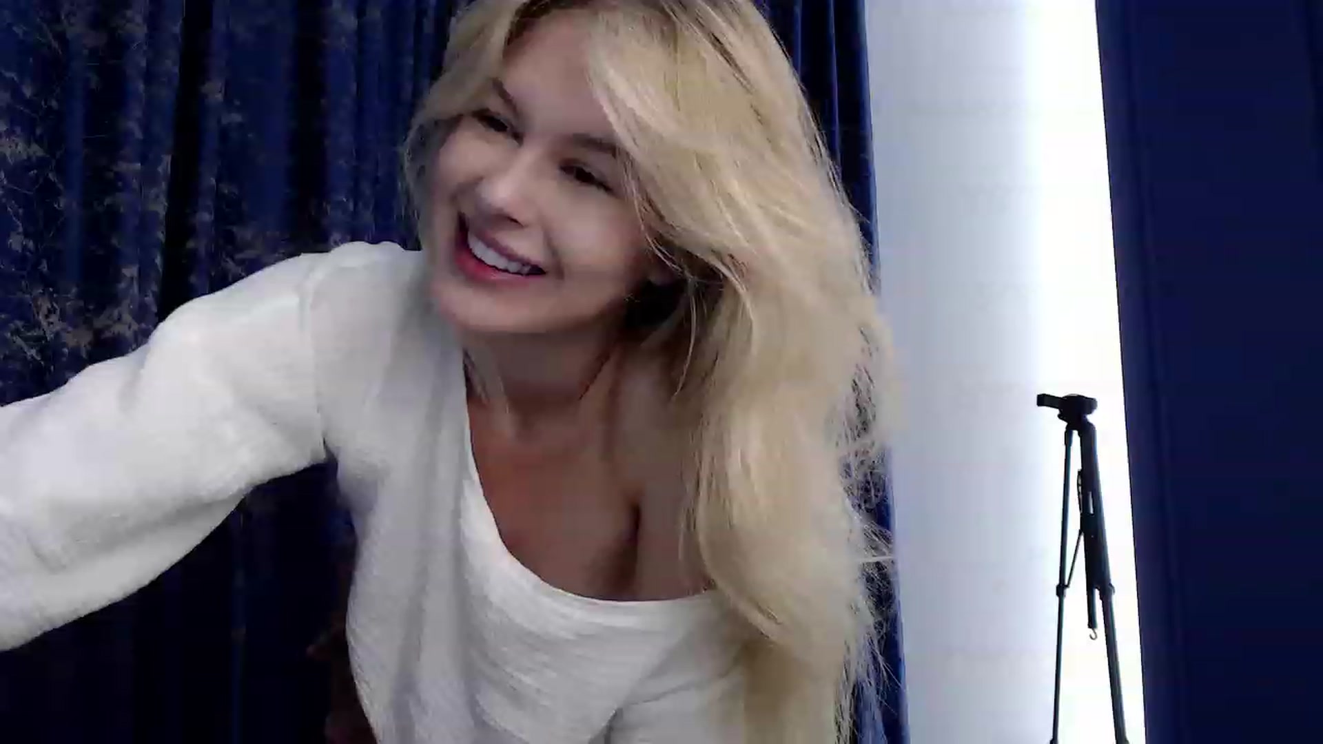 Gallery image thumbnail from Cute_BB's myfreecams stream on, 08/22/2023, 20:45 image 7 of 20